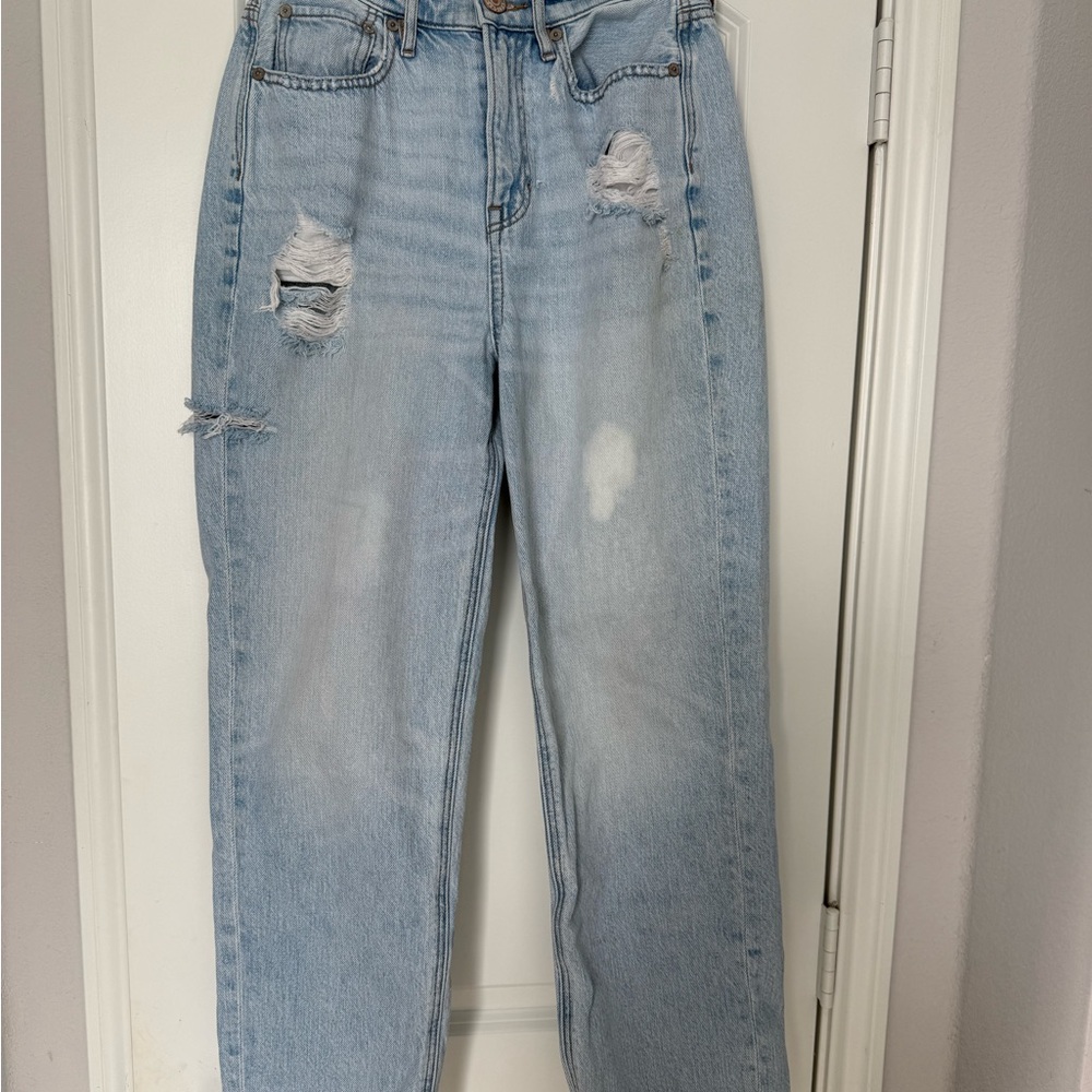 American Eagle Outfitters Light Blue Ripped Boyfriend Jeans